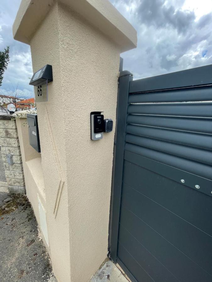 Ô'Bon'Plan Apartamento Givors Exterior foto